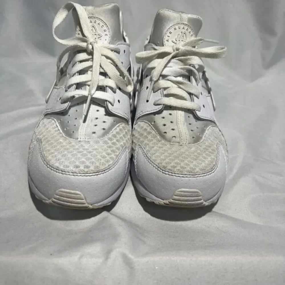 Size 8.5 - Nike Air Huarache Run Triple White‎ 2016